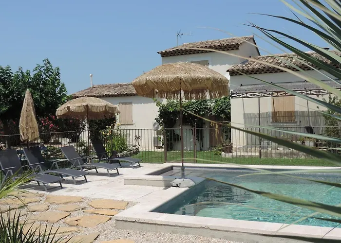 Gite 4 Pers Parking Gratuit Et Jardin Privatifs Calme