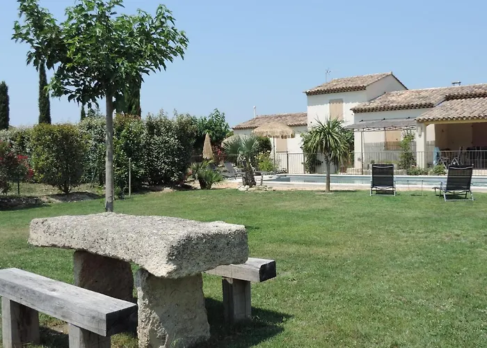 Gite 4 Pers Parking Gratuit Et Jardin Privatifs Calme